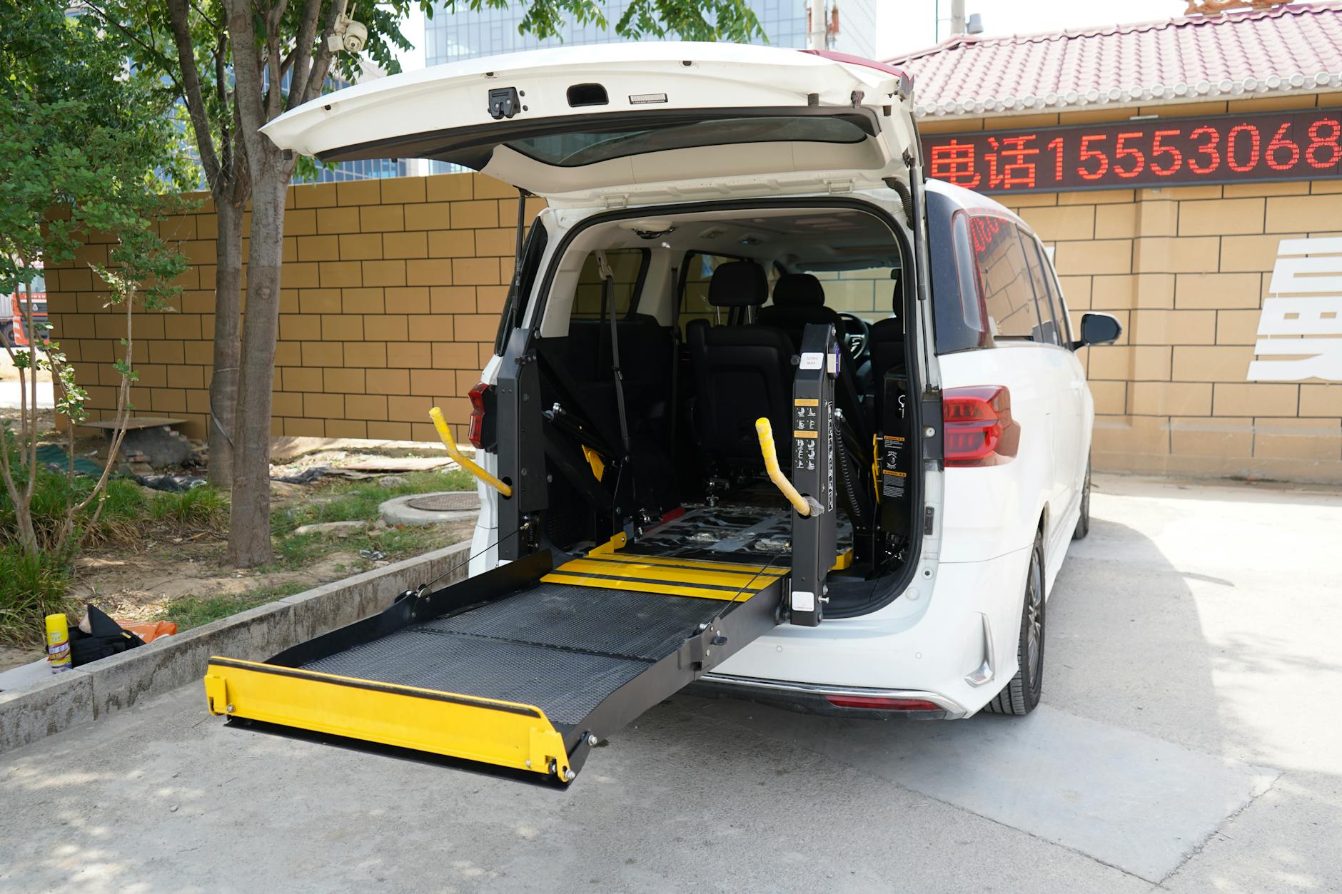 Wheelchair accessible ramp at terminal