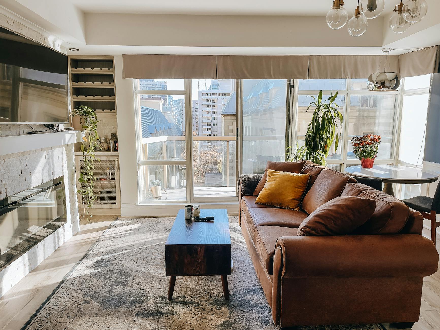 Airbnb Vancouver vs Hotels 2026: Which Wins for Your Stay?