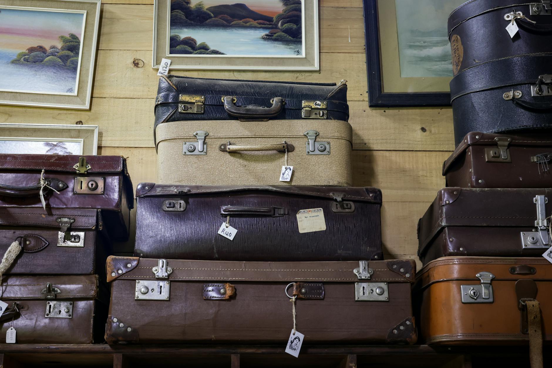 Luggage storage suitcases in locker facility
